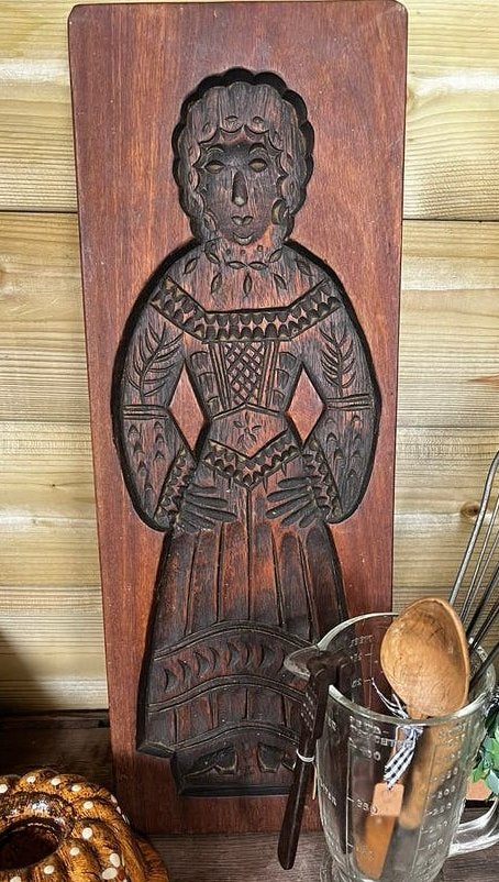 Antieke speculaasplank speculaaspop sintkado koekplank vrouw, Ophalen