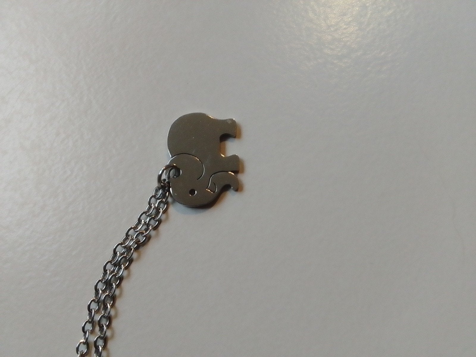 Roestvrijstalen ketting met olifant hanger, Sieraden, Tassen en Uiterlijk, Kettingen, Gebruikt, Ophalen of Verzenden, Zilver, Overige materialen