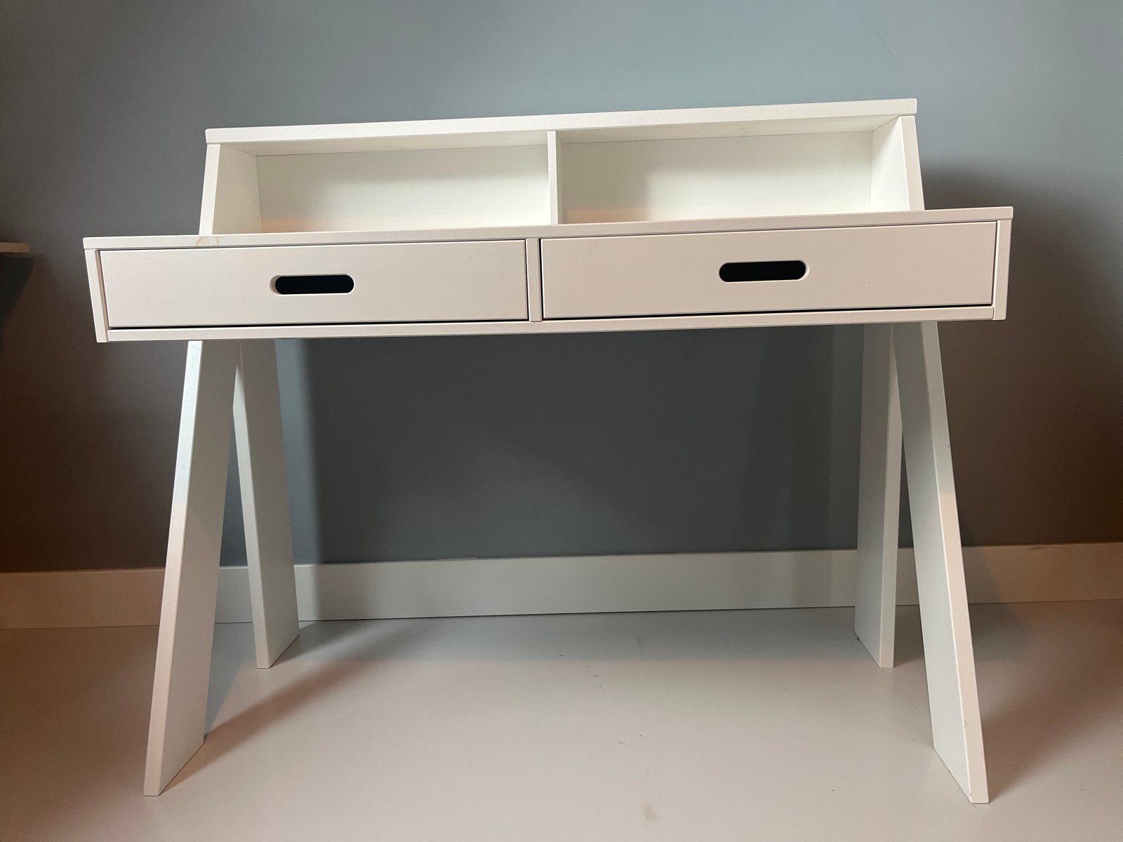 Wit houten bureau met twee lades, Ophalen, Overige typen, Gebruikt, Wit