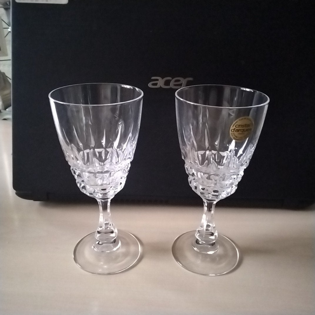 2 christal d'arques  pompadour wijnglazen, Ophalen of Verzenden, Zo goed als nieuw, Overige typen