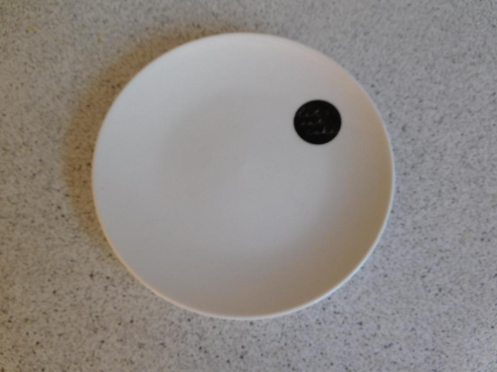 Bord 15 cm. Let's eat Cake Wit VT Wonen, Huis en Inrichting, Keuken | Servies, Ophalen of Verzenden, Zo goed als nieuw, Bord(en)