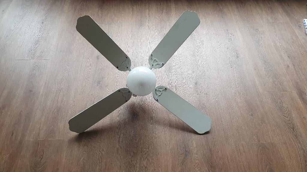 Witte SMC plafondventilator met lamp, Witgoed en Apparatuur, Ventilatoren, Ophalen, Gebruikt, Plafondventilator