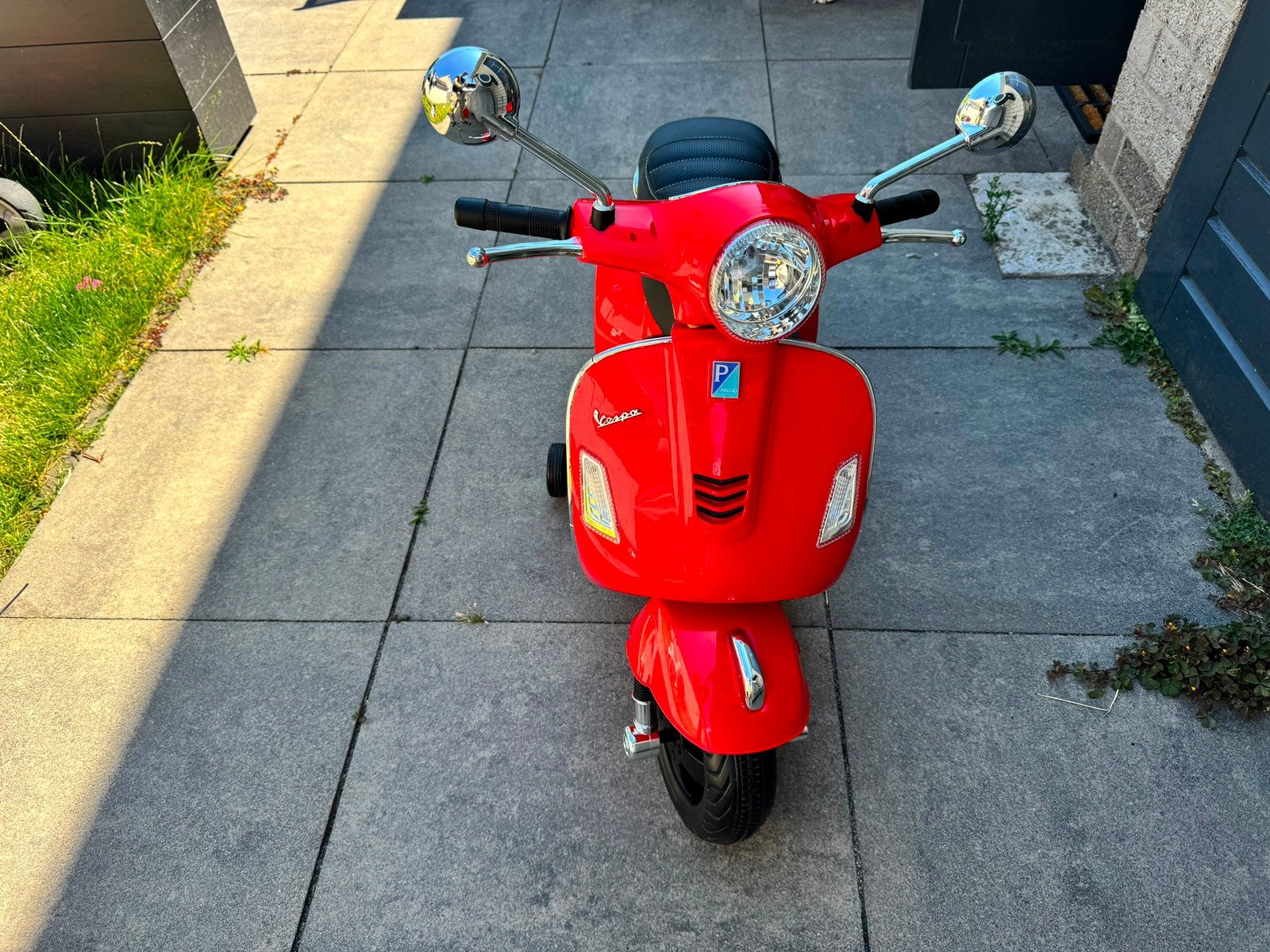 Vespa kinder scooter elektrisch, Ophalen, Zo goed als nieuw