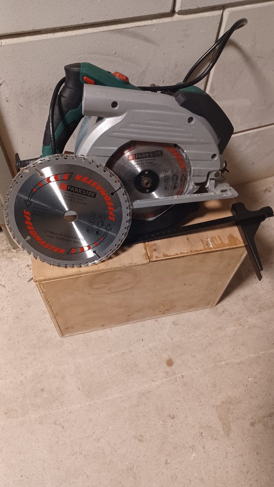 ZGAN parkside cirkelzaag met 2 zaagbladen, Ophalen, Cirkelzaag, Zo goed als nieuw, 30 tot 70 mm