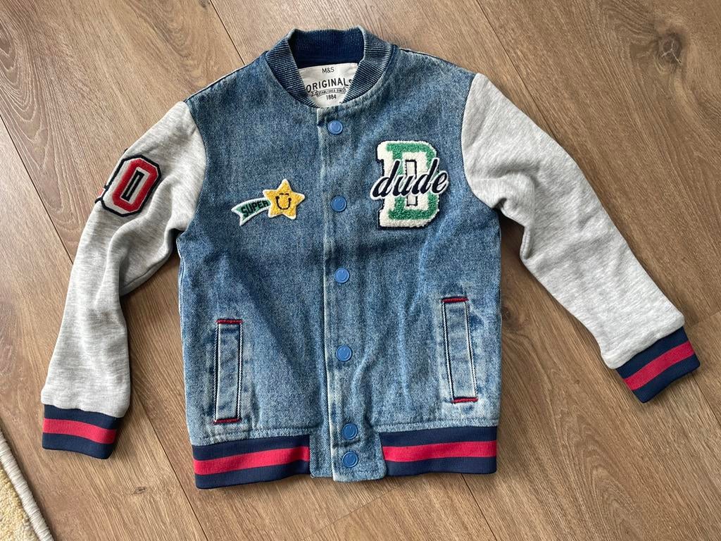 M&S stoere jongens spijkerjas 4-5 jaar, Kinderen en Baby's, Kinderkleding | Maat 104, Ophalen of Verzenden, Zo goed als nieuw