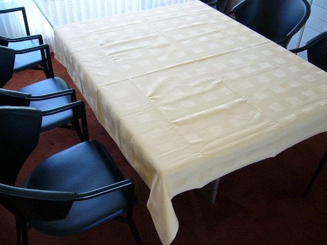 Damast jaren '60 - '70 tafellaken 140 x 130 cm z.g.a.n., Ophalen of Verzenden, Zo goed als nieuw, Rechthoek