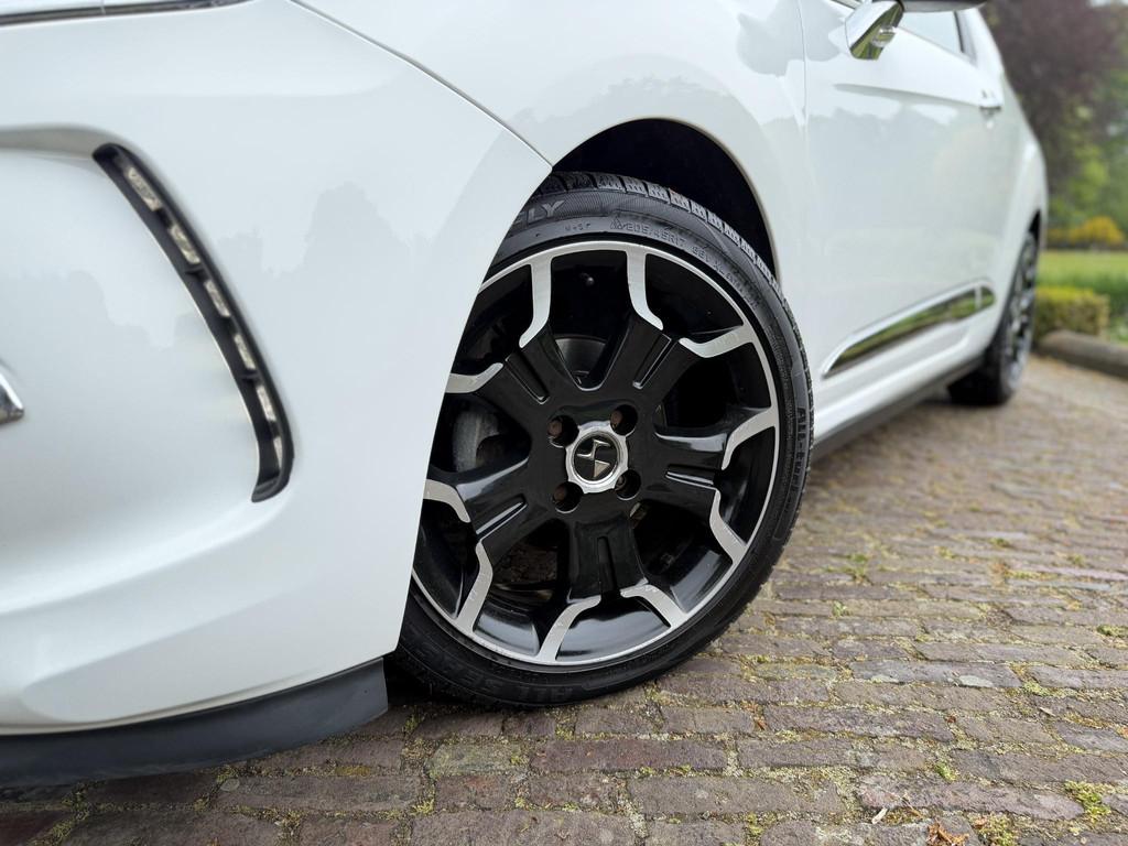 Citroen DS3 Cabrio 1.2 VTi Chic | Clima | Navi | NWE APK |, Euro 5, 1199 cc, Cabriolet, 82 pk