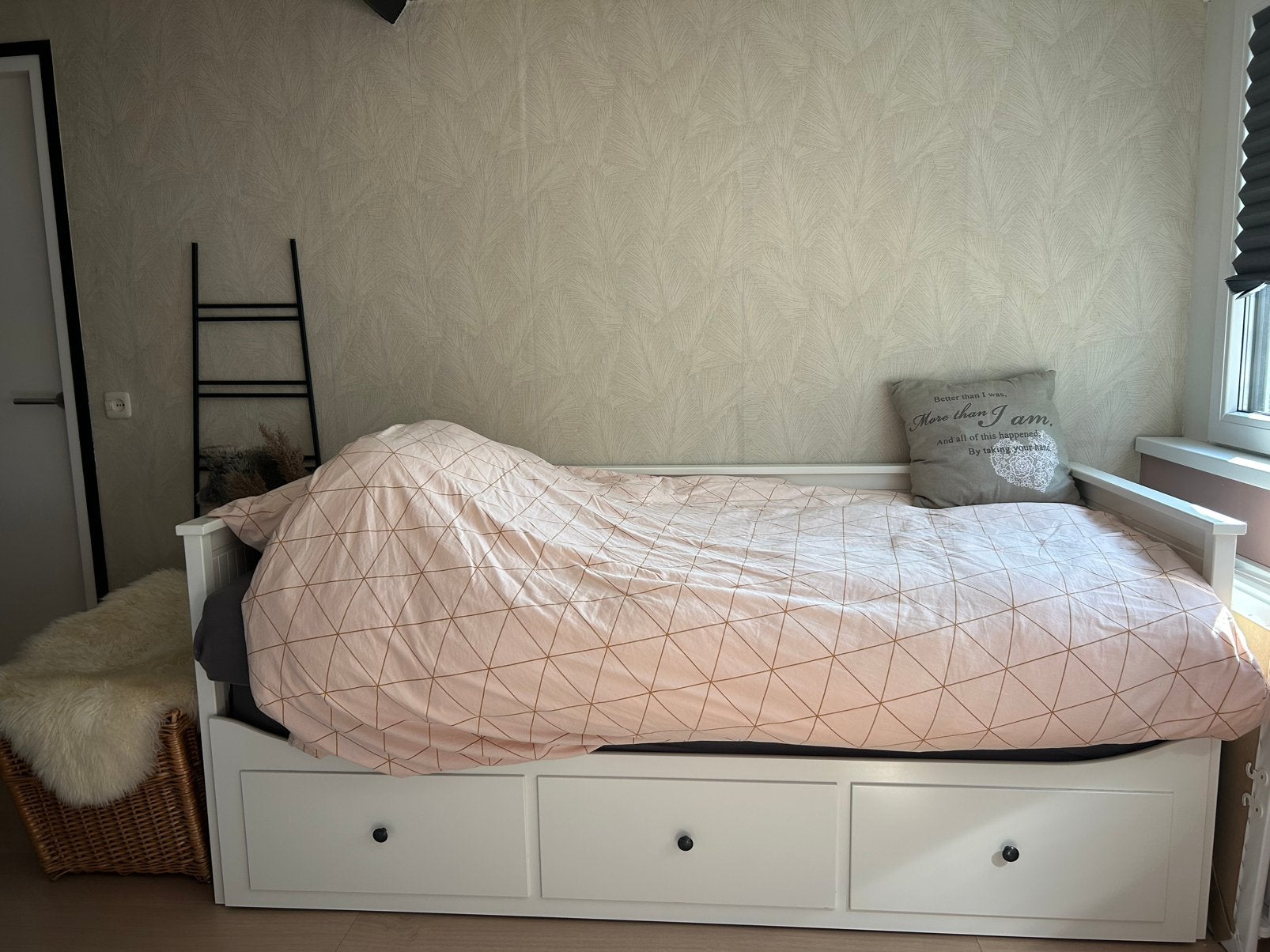 Ikea Hemnes bedbank 80x200 inclusief matrassen!, Ophalen, Zo goed als nieuw, Tweepersoons