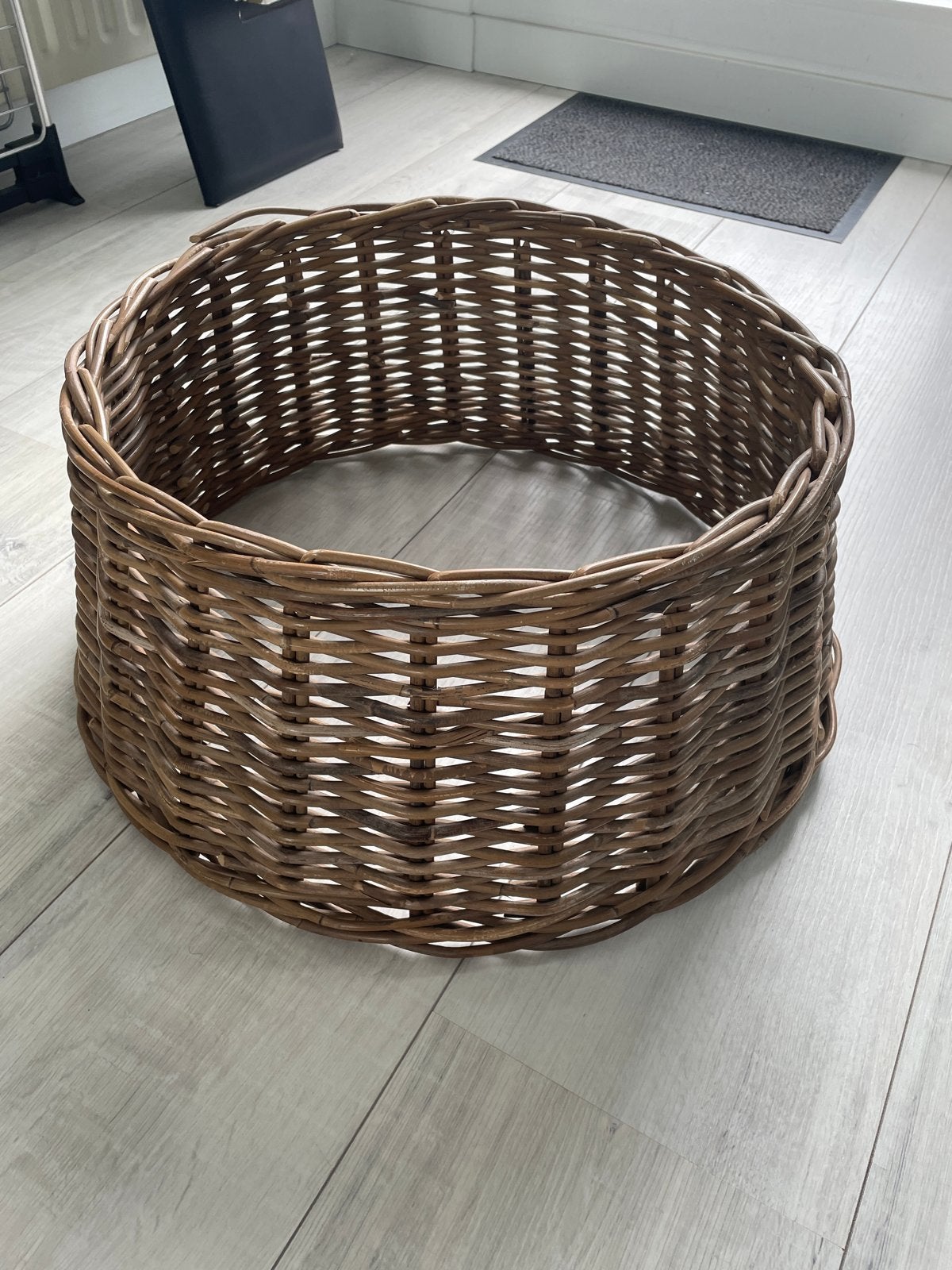 Rotan mand voor kerstboom of decoratie, Ophalen of Verzenden, Natuurlijk materiaal, Bruin, Landelijk