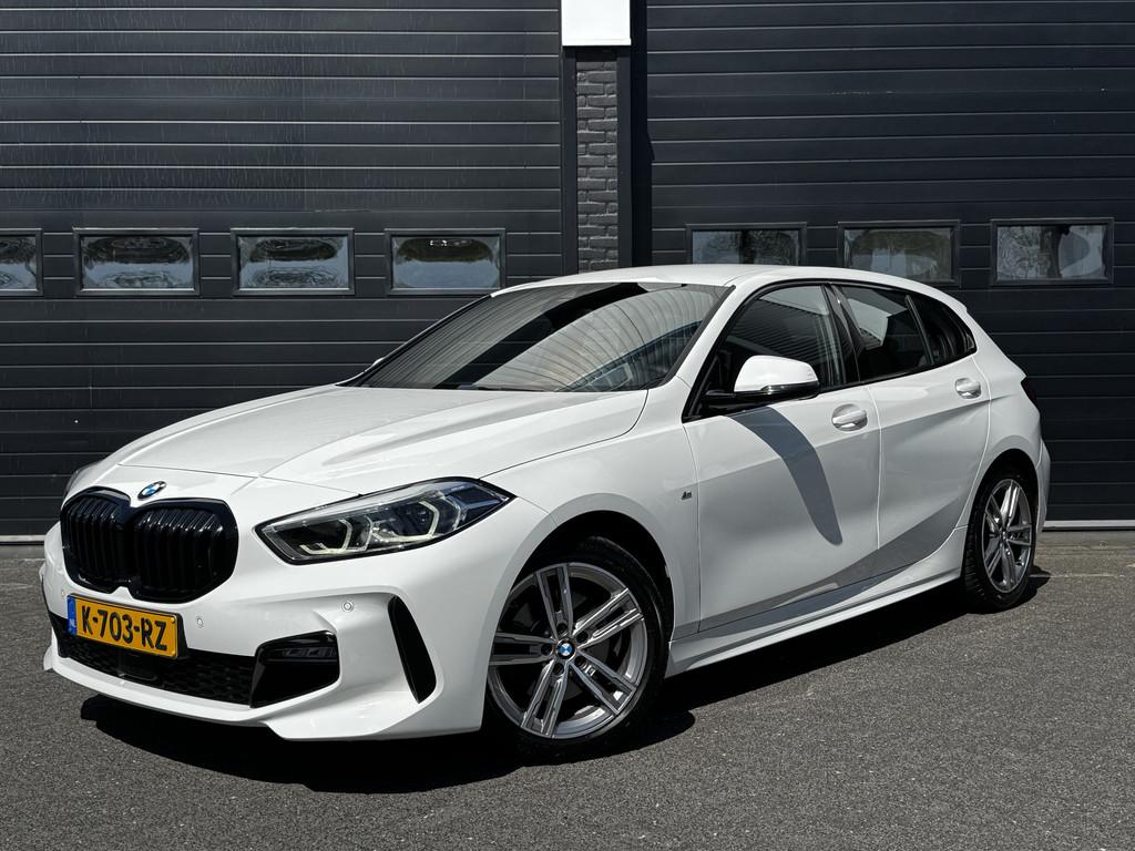 BMW 1-serie 118i High Executive Edition M-Sport Dealer OH |, Auto's, BMW, 136 pk, Gebruikt, Alcantara, Wit