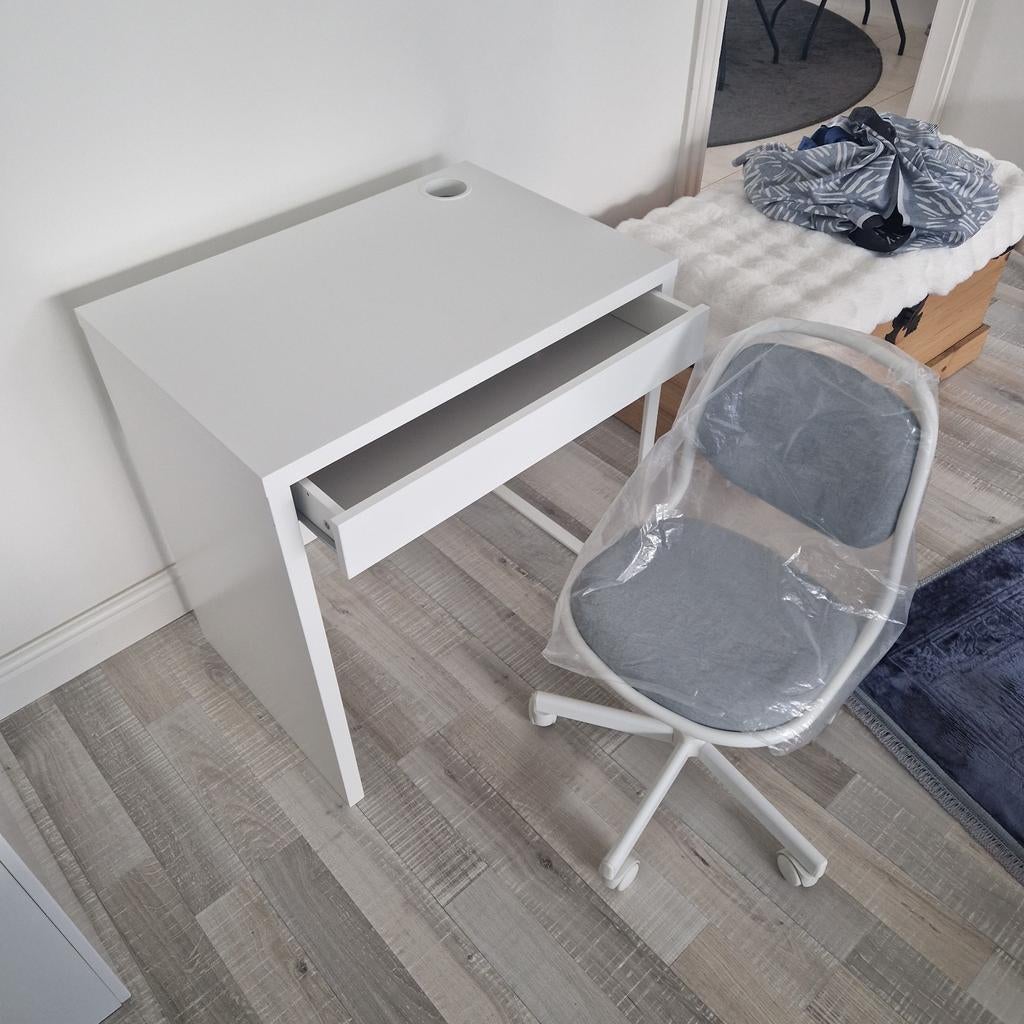 Witte kinder bureau & stoel, Ophalen, Zo goed als nieuw, 50 tot 100 cm, Minder dan 100 cm