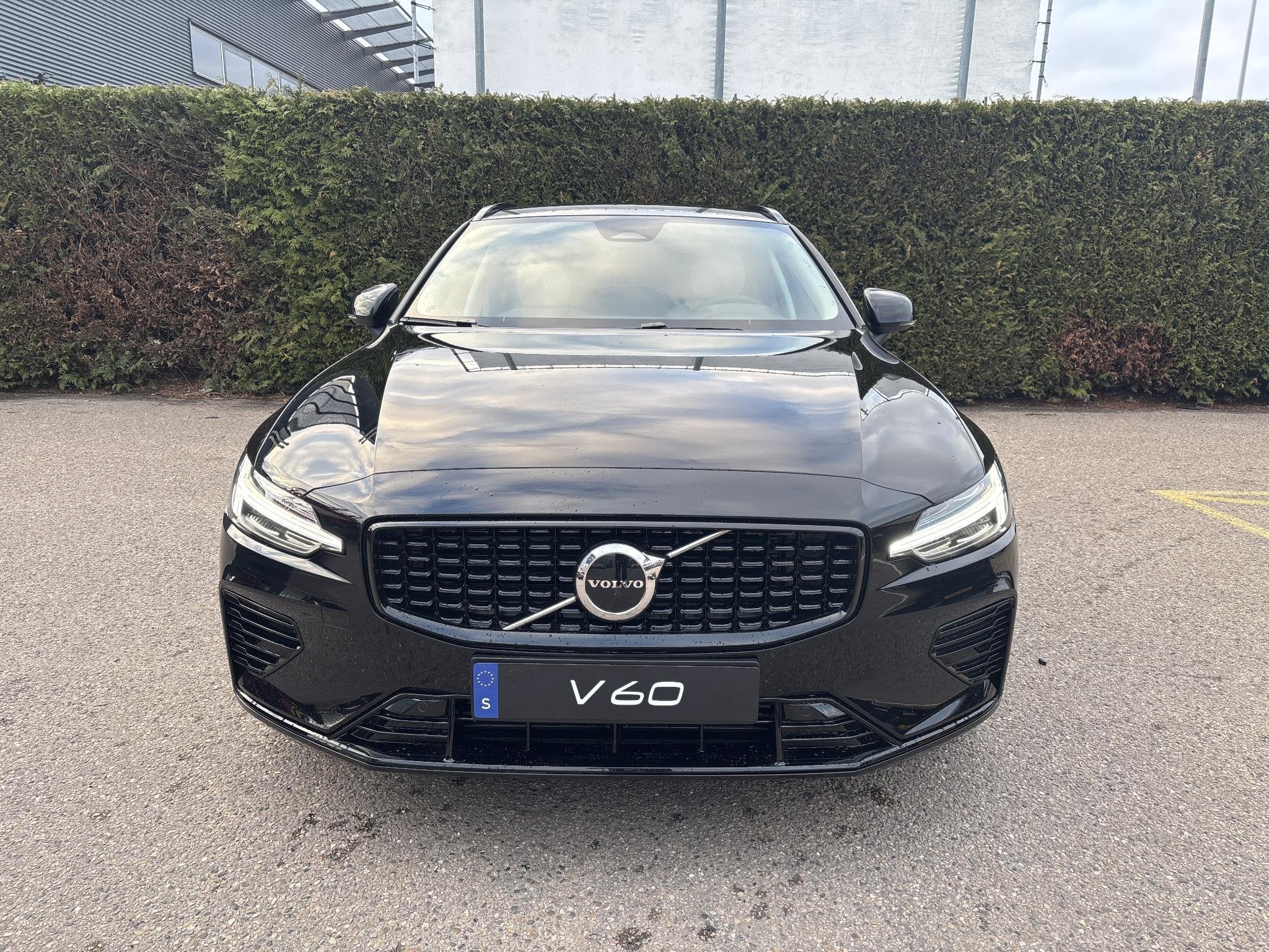 Volvo V60 T8 Plug-in hybrid AWD Plus Dark, Auto's, Automaat, 4 cilinders, 180 min, Zwart