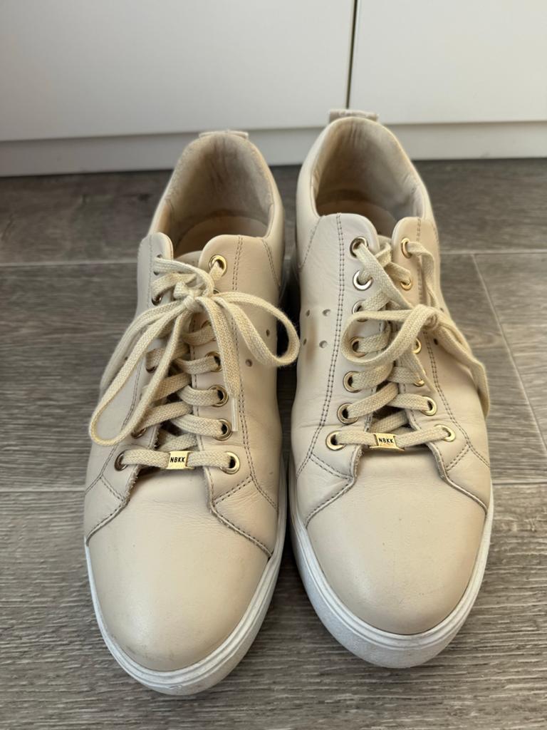 Nubikk sneakers maat 41, Kleding | Dames, Schoenen, Ophalen of Verzenden, Gedragen, Beige, Sneakers of Gympen