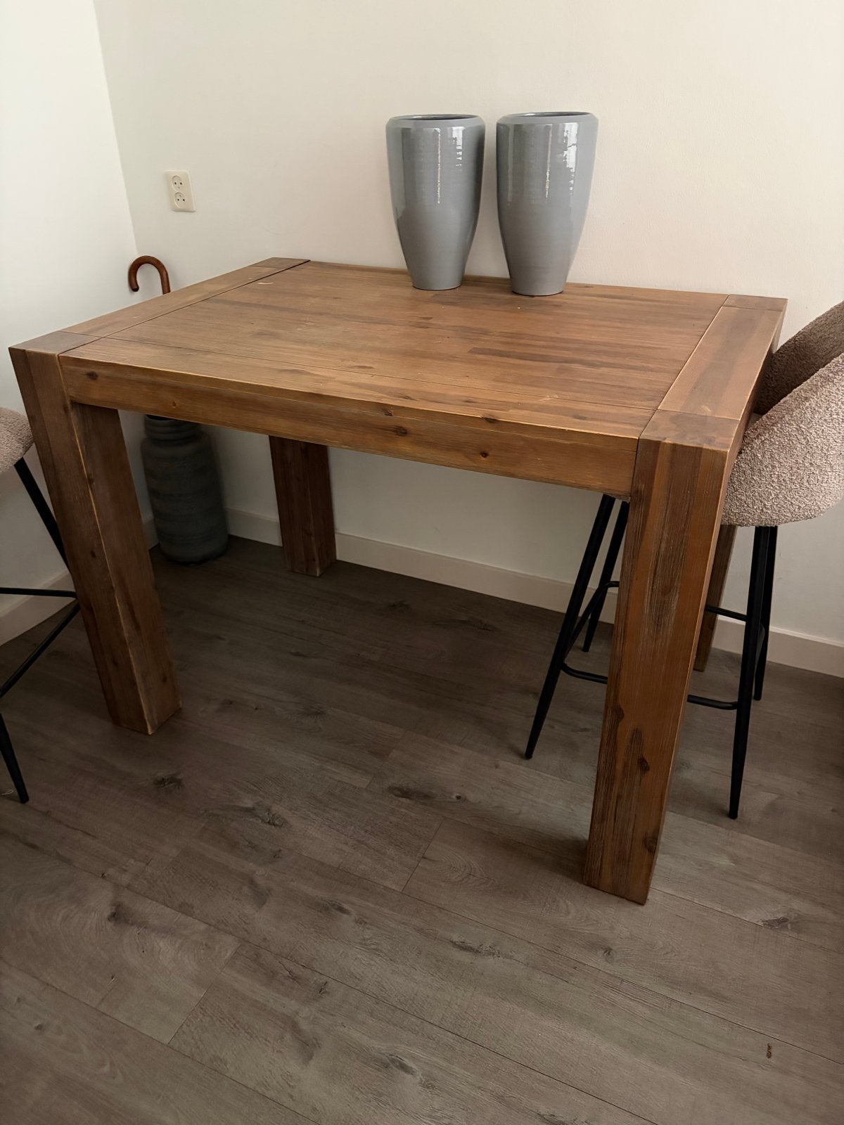 Robuuste houten bartafel - Zo goed als nieuw, Huis en Inrichting, 100 tot 150 cm, Ophalen of Verzenden, Zo goed als nieuw, Vier personen