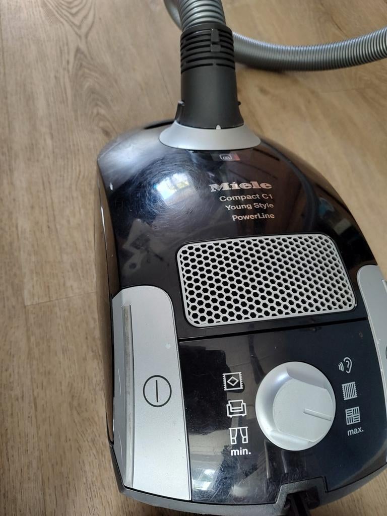 Miele Compact C1 Young Style PowerLine Stofzuiger, Witgoed en Apparatuur, Stofzuigers, Inclusief accessoires, Gebruikt, Miele