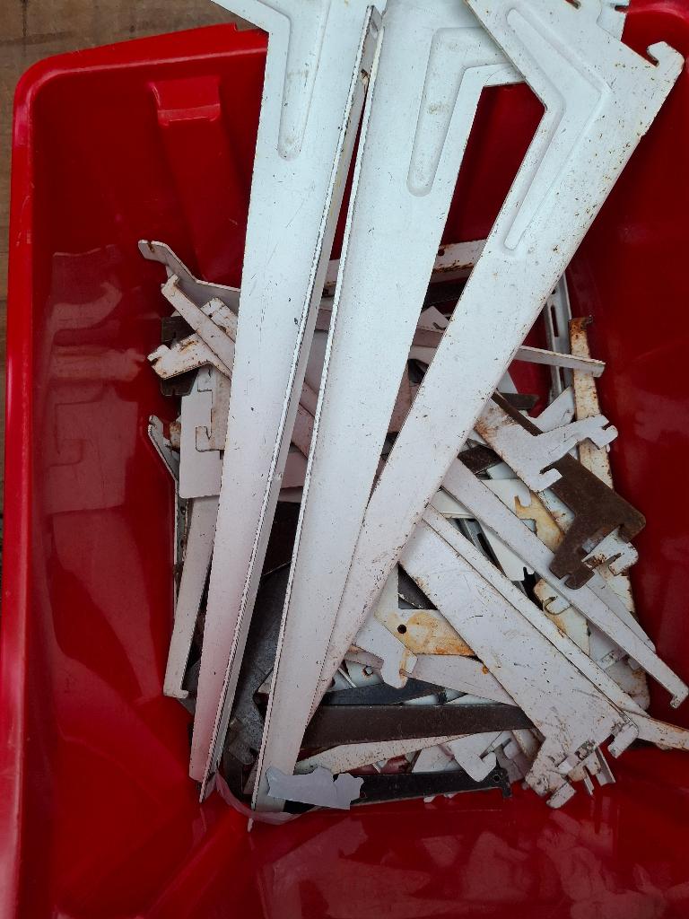 ​plankendragers en muurbeugels , diverse formaten, sporen, Ophalen, Gebruikt