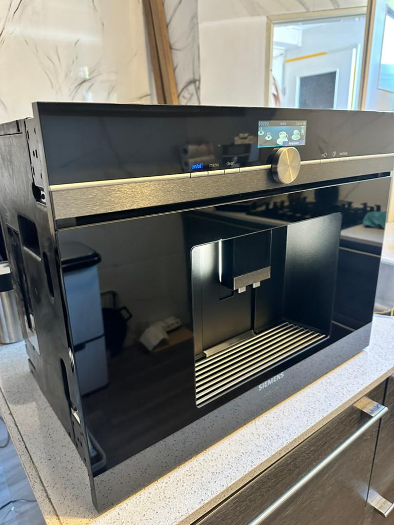 Luxe Siemens studio liene inbouw koffiemachine met wifi, Witgoed en Apparatuur, Ovens, Ophalen, Zo goed als nieuw, 60 cm of meer