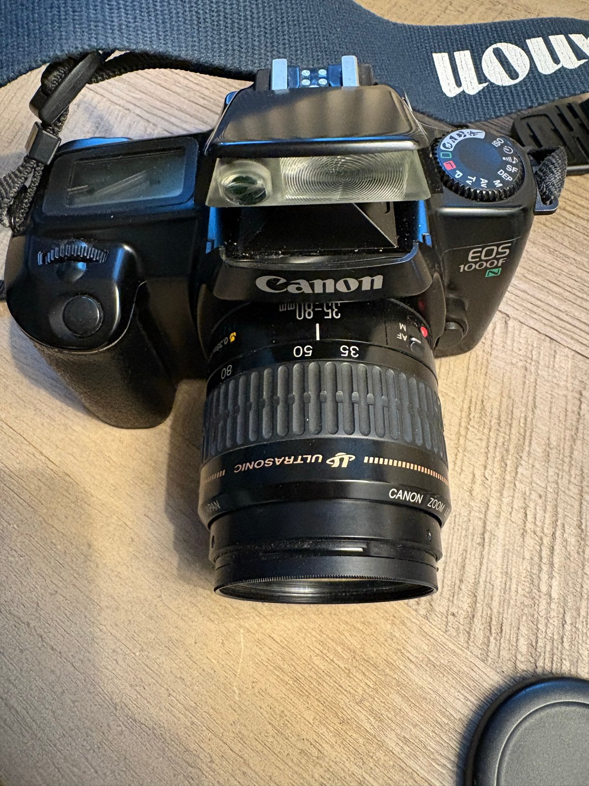 Canon EOS 1000F Spiegelreflexcamera met 35-80mm lens, Audio, Tv en Foto, Fotocamera's Analoog, Ophalen of Verzenden, Zo goed als nieuw