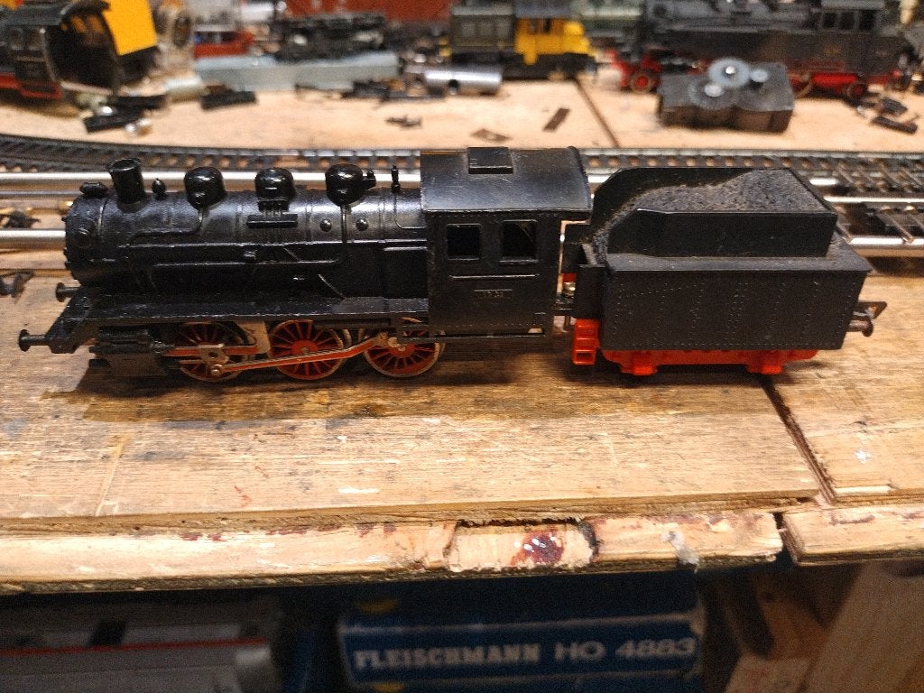 Fleischmann locomotief met tender, Gebruikt, Fleischmann, Ophalen of Verzenden, Analoog