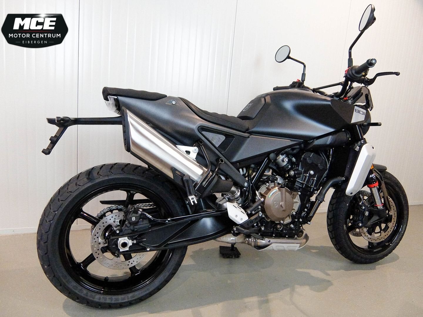 HUSQVARNA SVARTPILEN 801 (bj ), 2 cilinders, Motorrijbewijs A, Bedrijf, Onbekend