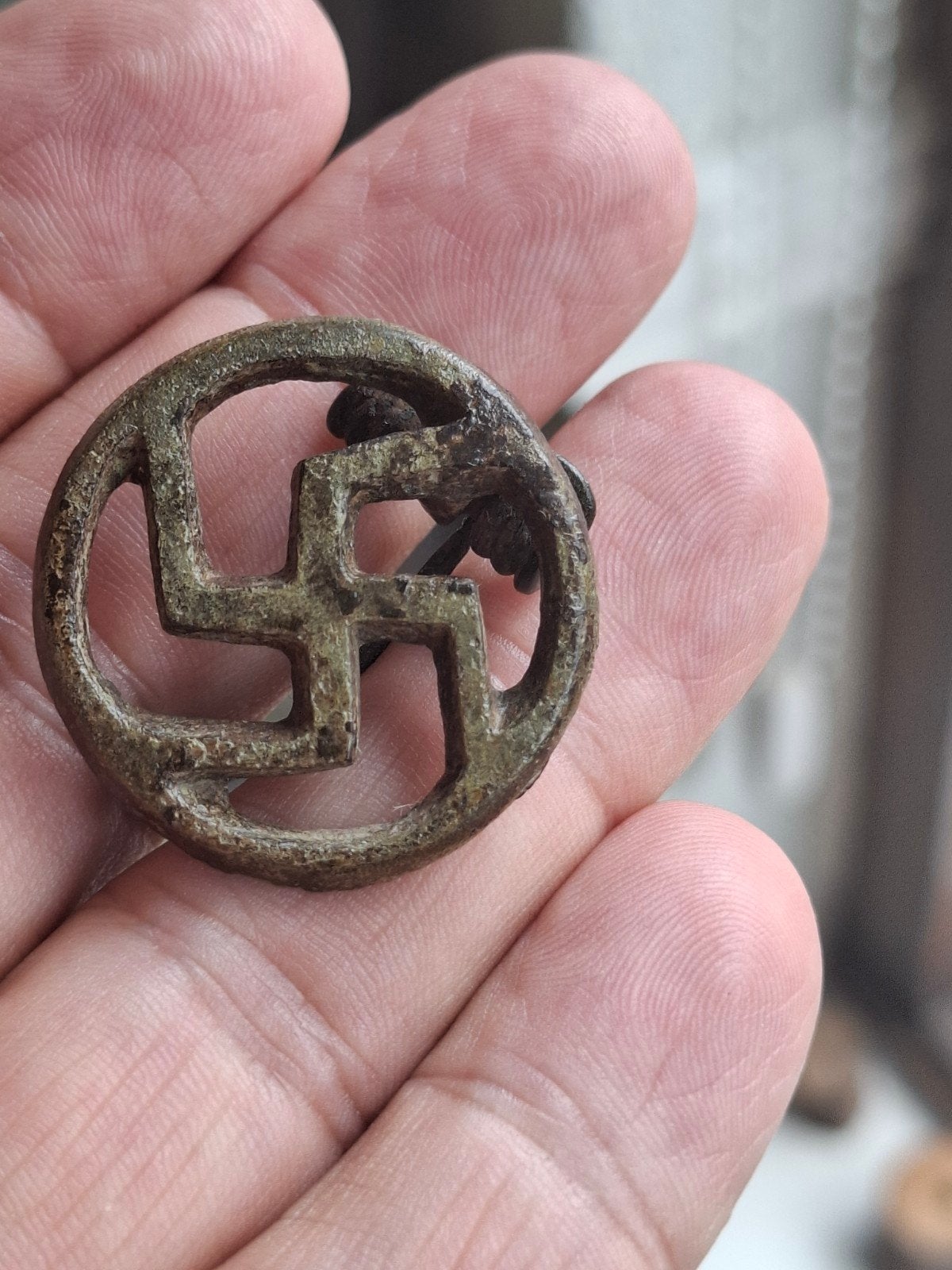 romeinse swastika fibula bodemvondst, Ophalen of Verzenden