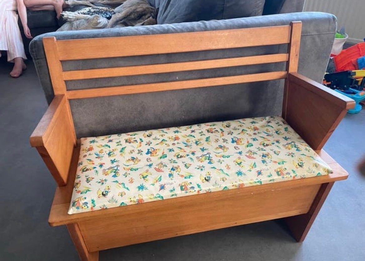 Houten kinderbankje met opbergruimte en kussen, Ophalen