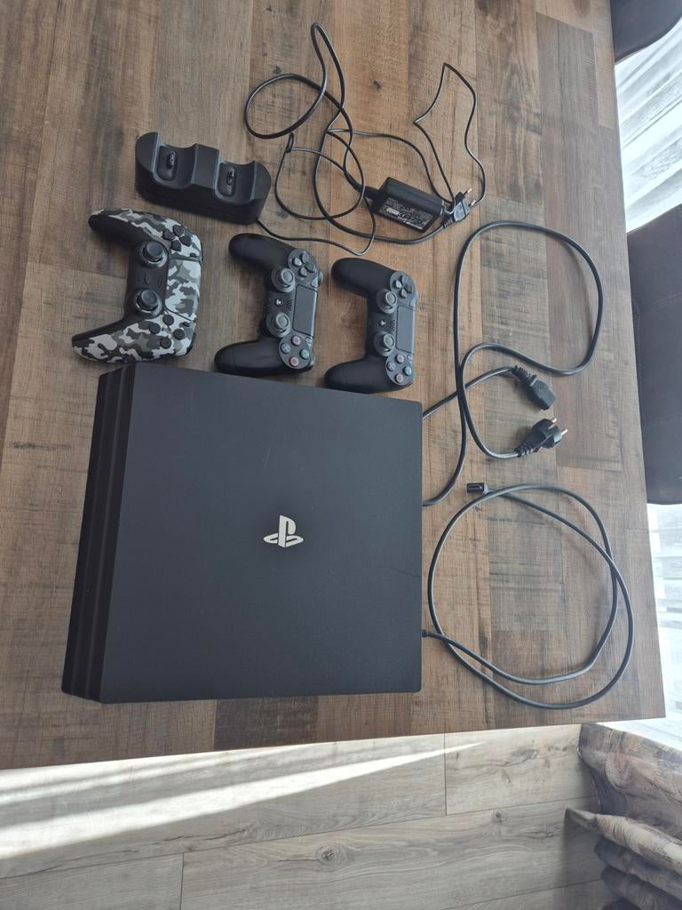 Ps 4 pro, Ophalen of Verzenden, Zo goed als nieuw, 1 TB, Pro