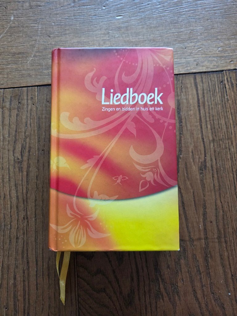 Liedboek rood/geel Zingen en bidden in huis en kerk, Ophalen of Verzenden, Zo goed als nieuw, Diverse auteurs, Christendom | Protestants