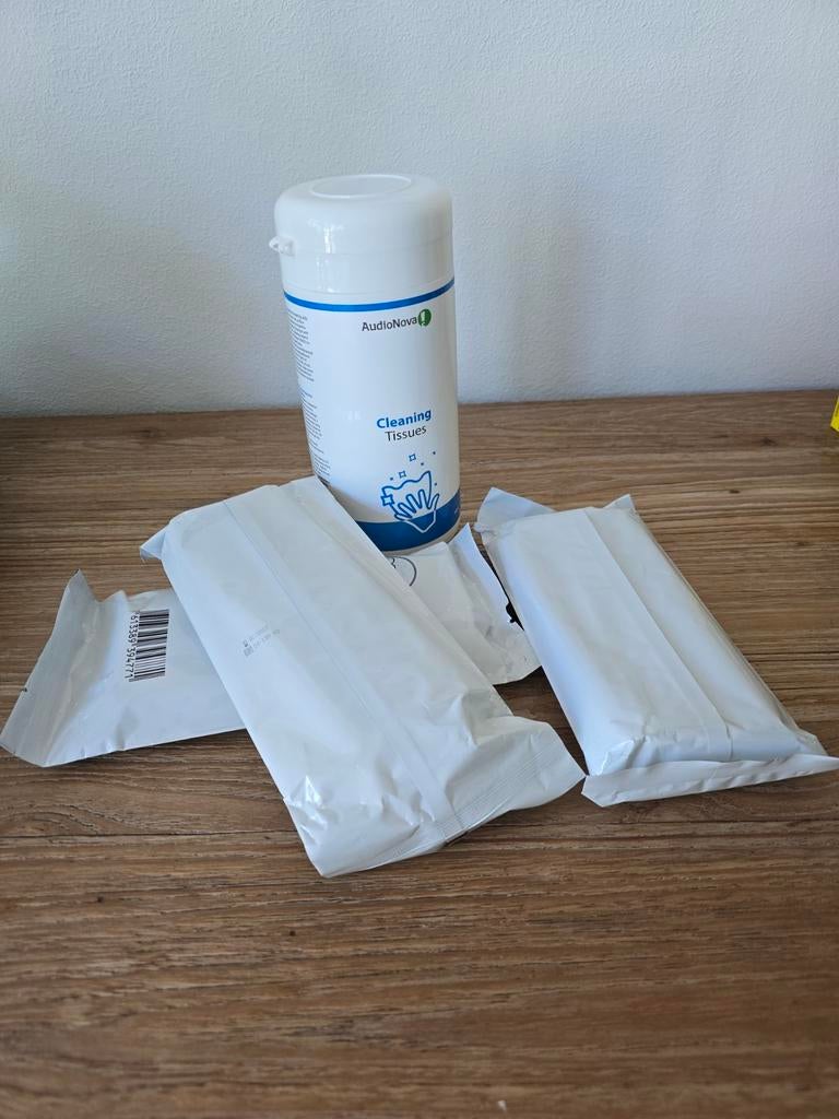 Cleaning tissues doekjes hoortoestel + opbergbus AudioNova, Ophalen of Verzenden