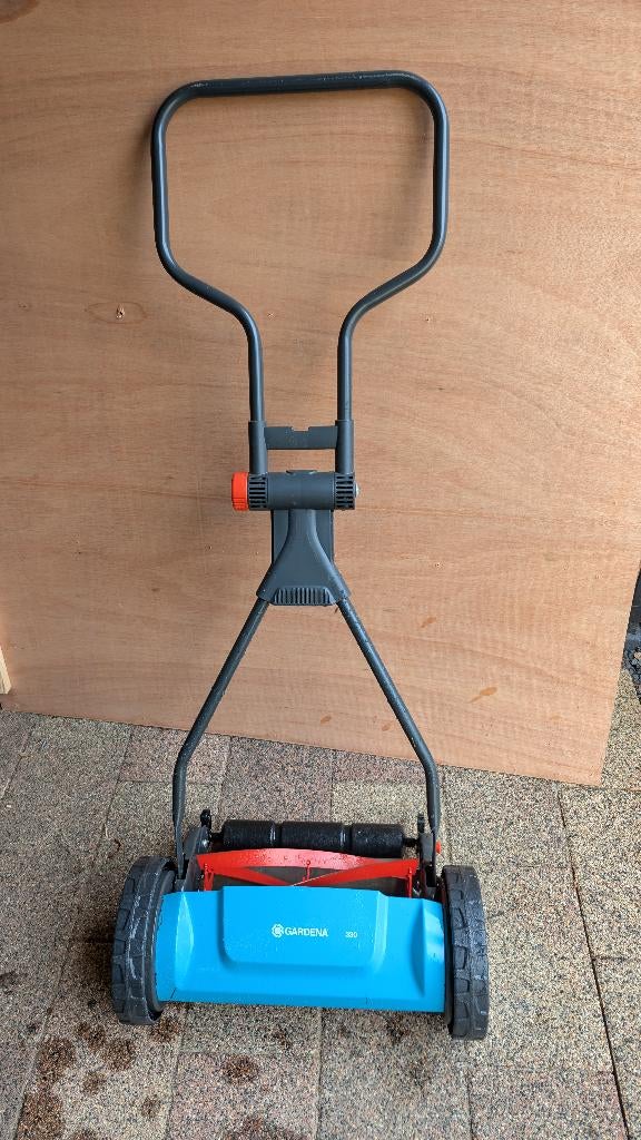 Gardena 330 incl. opvangbak, Ophalen, Gardena o.a., Handgrasmaaier, Zo goed als nieuw