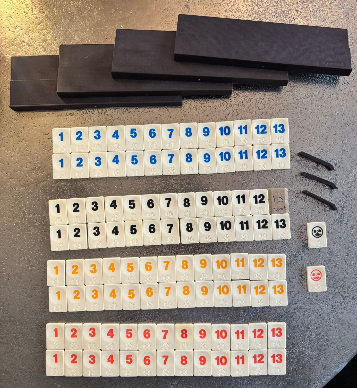 Rummikub onderdelen (kleine versie), Drie of vier spelers, Ophalen of Verzenden, Zo goed als nieuw
