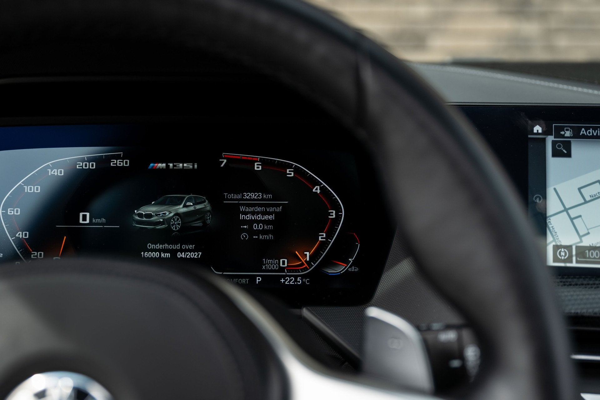 Foto 16 van BMW 1-serie M135i xDrive | Live Cockpit | Panorama | Leder |