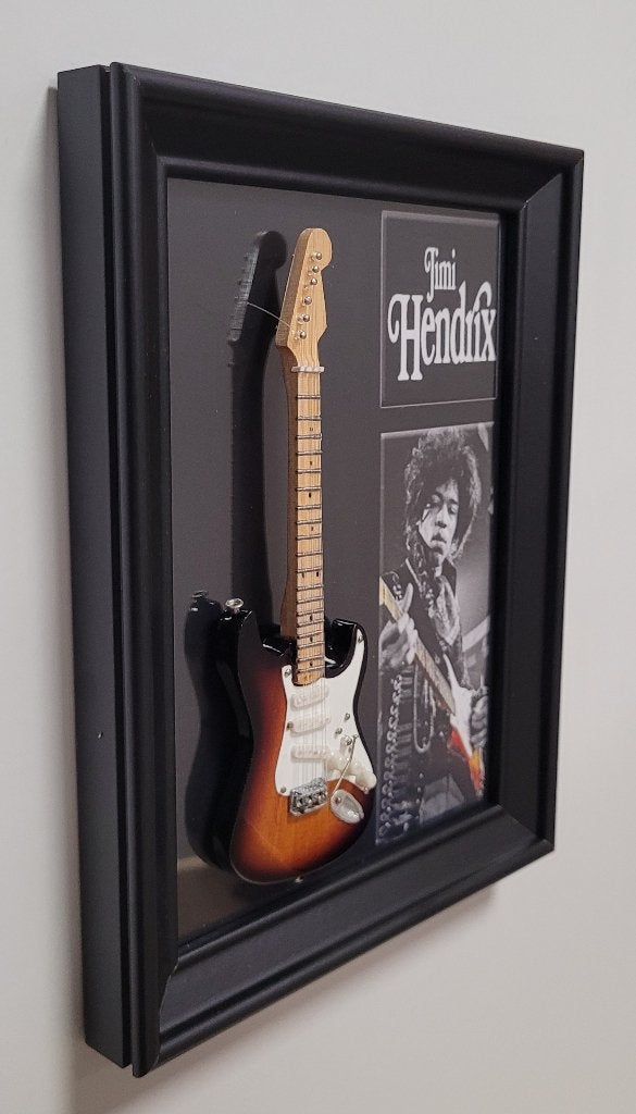 Jimi Hendrix miniatuur gitaar op lijst wanddeco decoratie, Info@deconoord.nl, Deco Noord, Nieuw, Ophalen of Verzenden