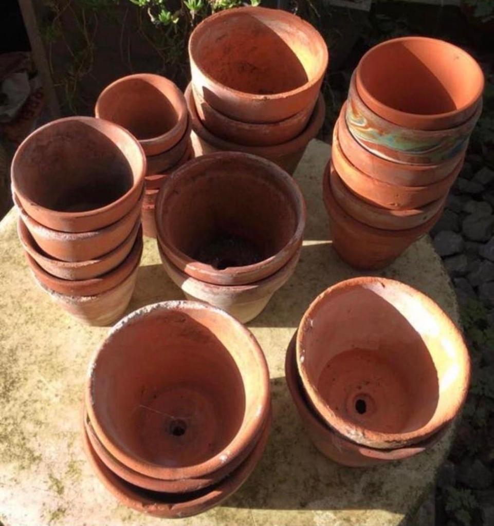 Diverse terracotta bloempotten gebruikt voor binnen/buiten, Tuin en Terras, Bloempotten, Gebruikt, Rond, Ophalen of Verzenden