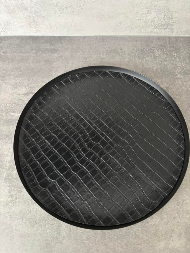 Zwart dienblad diameter 30cm, Huis en Inrichting, Woonaccessoires | Dienbladen, Gebruikt, Metaal, Rond, Ophalen of Verzenden