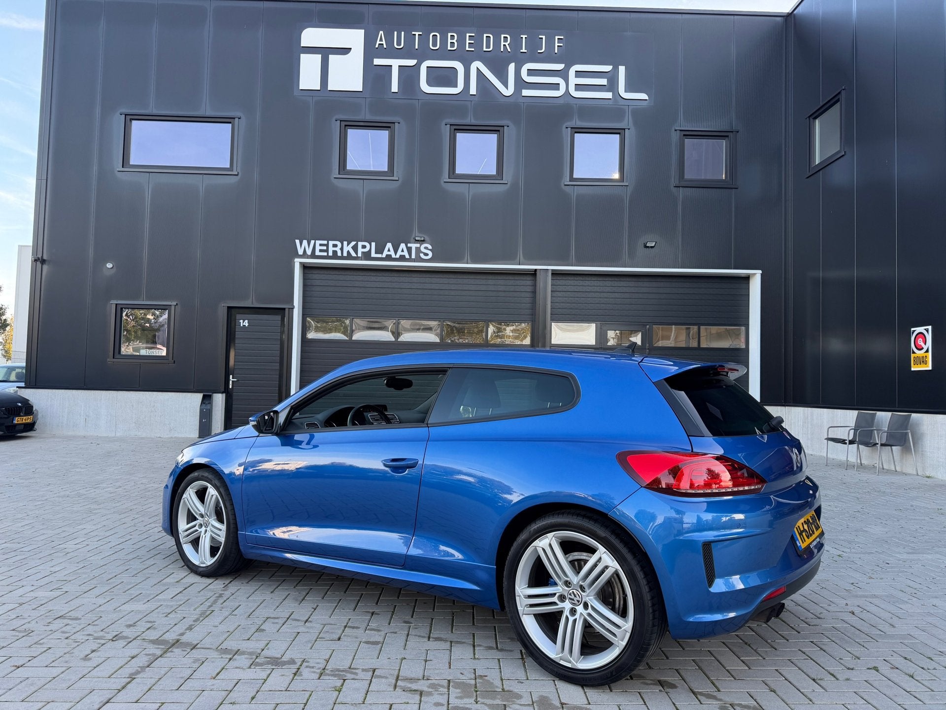 Volkswagen Scirocco R-Line 2.0 TSI DSG / Leder / Xenon / Sto, 12 maanden, Sportstoelen, Gebruikt, 4 cilinders