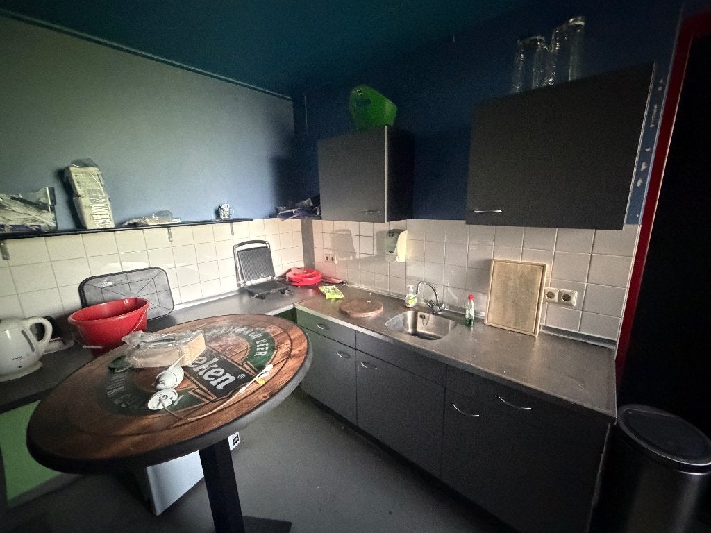 Voordelige zelfstandige werkruimte beschikbaar all-in €250, 80 m², Huur, Bedrijfsruimte