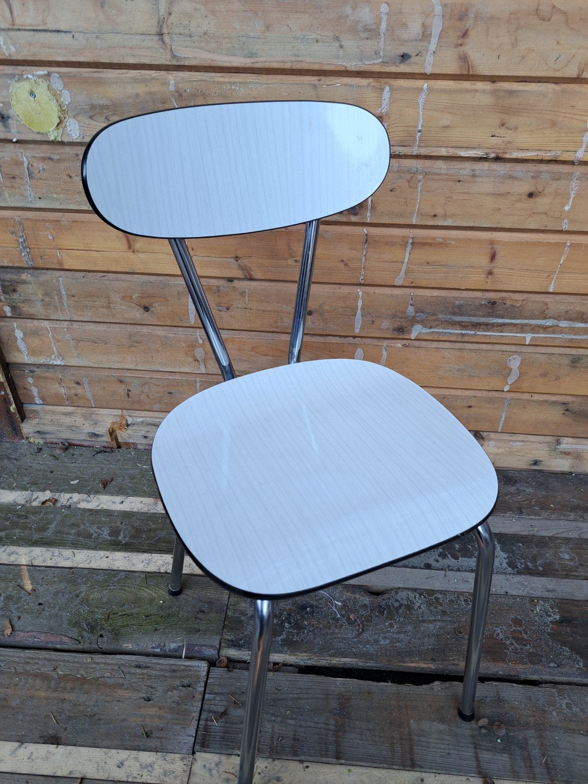 Formica Witte stoel met chromen poten - Gebruikt, Huis en Inrichting, Ophalen, Modern, Retro, Gebruikt, Wit