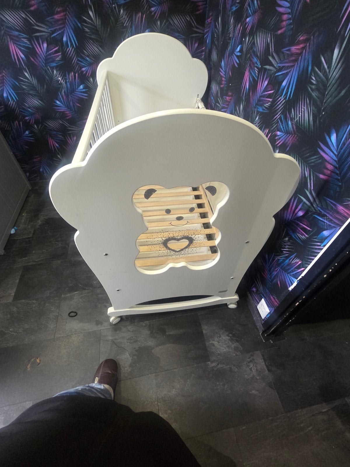 Erbesi Babybedje met schattige beer decoratie, Kinderen en Baby's, Ophalen, Ledikant