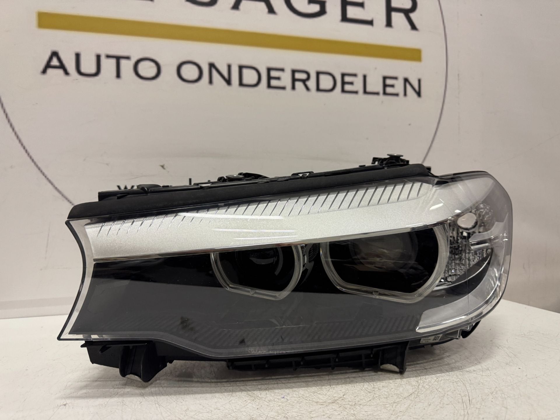 BMW G30 G31 5 SERIE LED KOPLAMP LINKS 7439199-01, Auto-onderdelen, Verlichting, Petuelring 130
80788  Munich, DE, Gebruikt, Info@bmw.de
