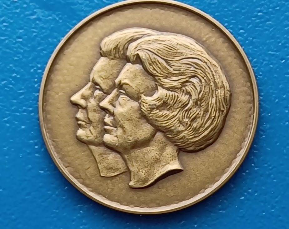 Penning Troonswisseling - 1980, Postzegels en Munten, Verzenden, Brons, Nederland