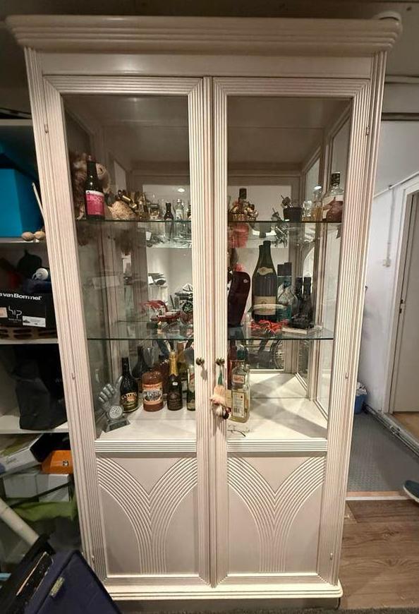 Pronkkast / vitrinekast/ buffetkast, Ophalen, Zo goed als nieuw