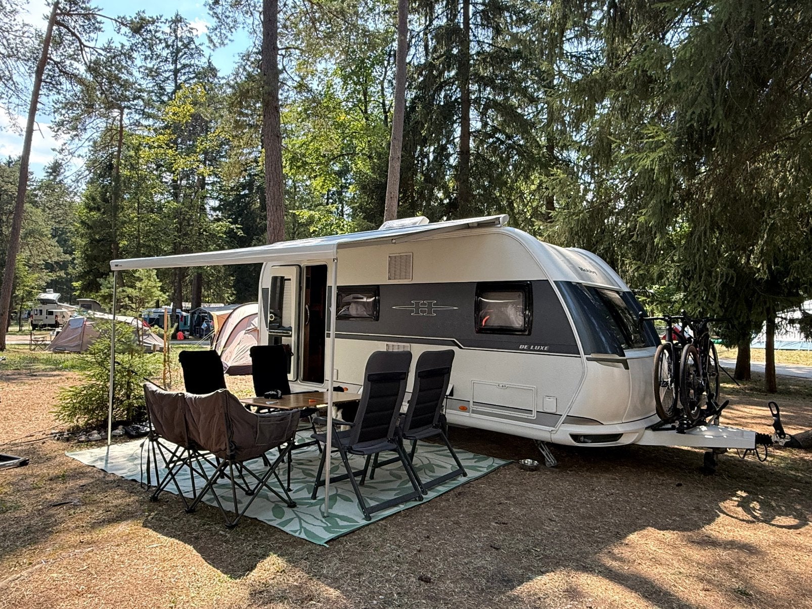 Hobby 490 KMF | Mover | Cas luifel & fietsendrager 2025, Caravans en Kamperen, Hobby, Treinzit, Dwarsbed, Particulier
