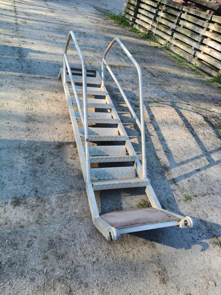 Custers steiger trappen rolsteiger trap voor 250 cm vloer, Ophalen, 2 tot 4 meter