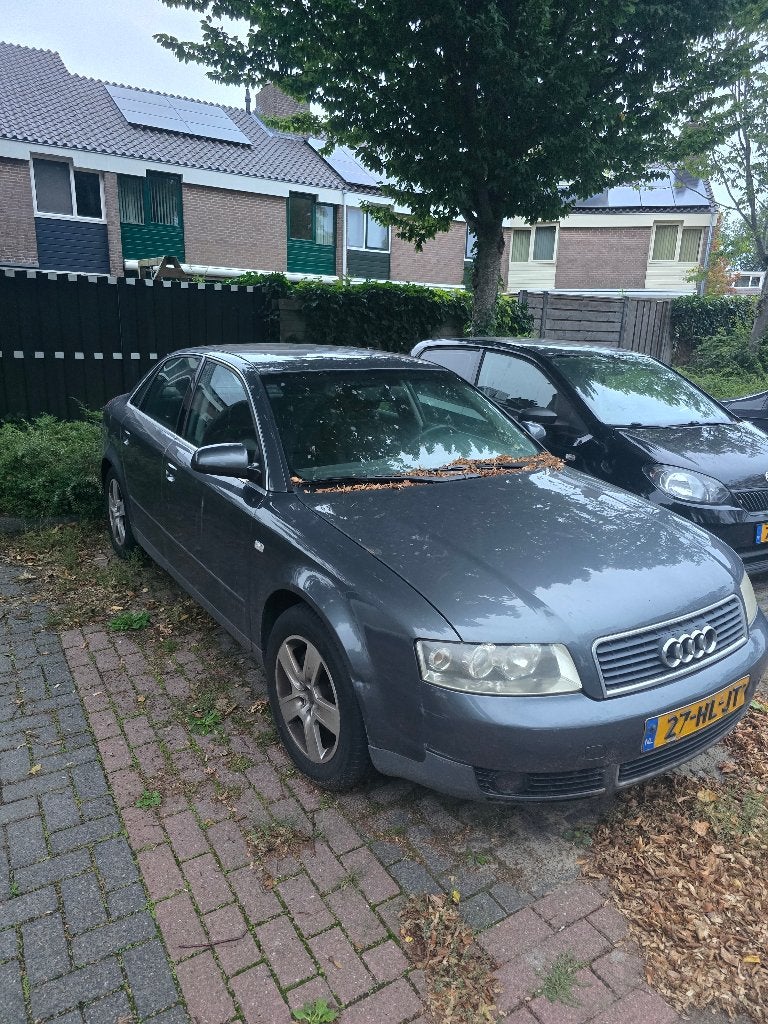 Audi A4 2.0 96KW 2001 Grijs, Auto's, 4 cilinders, 1984 cc, A4, Origineel Nederlands