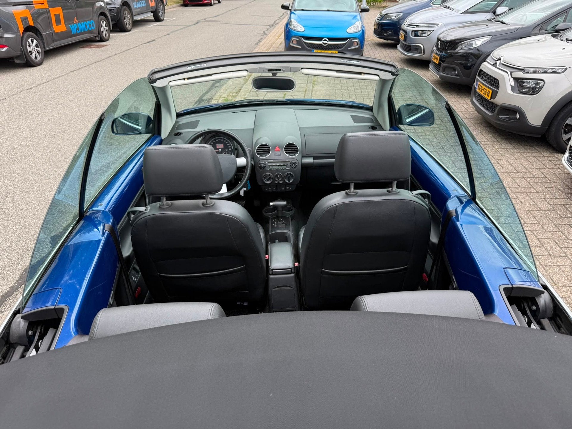 Volkswagen New Beetle Cabriolet 2.0 Trendline Automaat, Lede, Auto's, Volkswagen, 1330 kg, Gebruikt, 4 cilinders, 116 pk