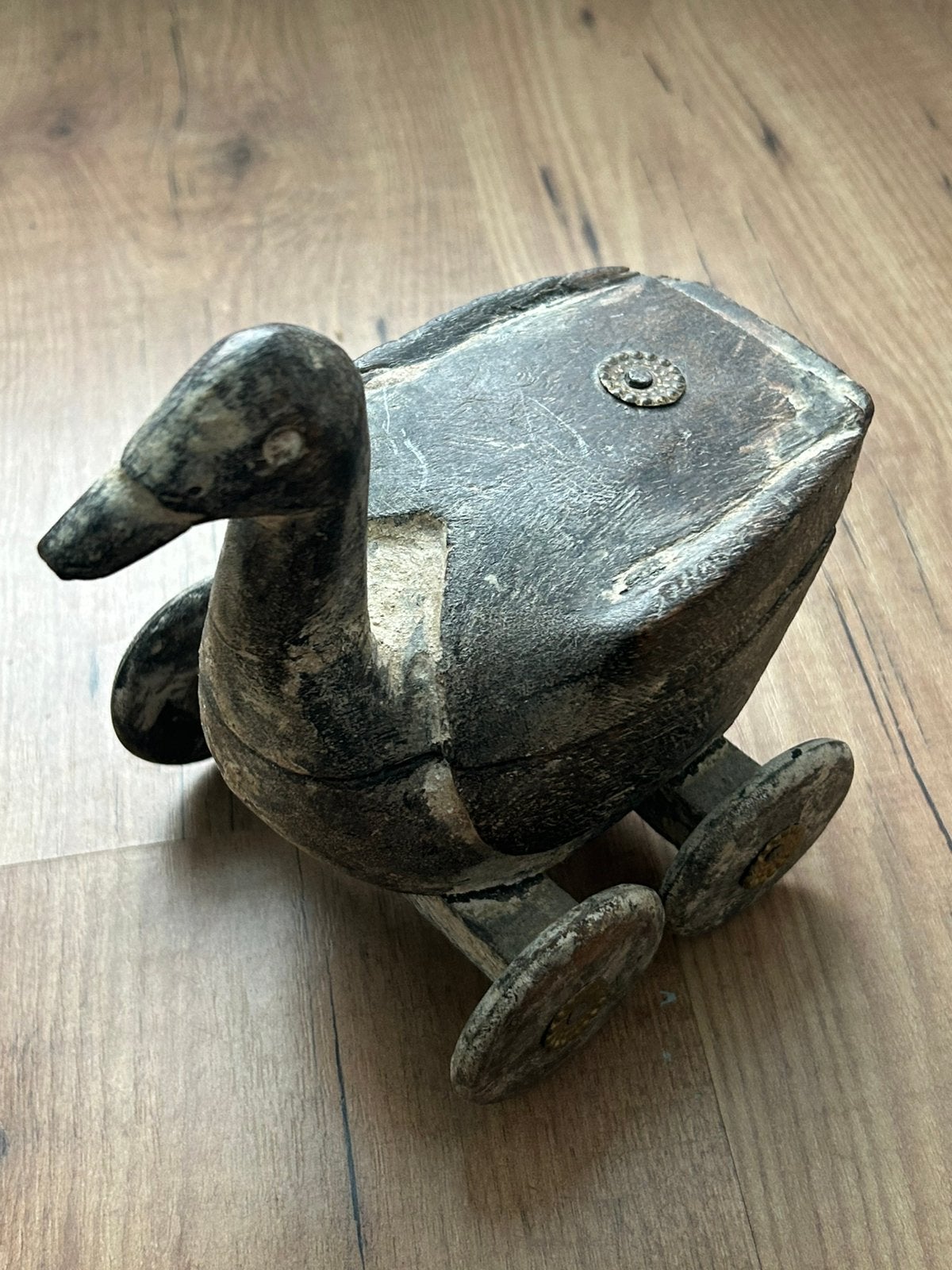 Antieke houten eend op wielen/geheim opbergvak | INDIA, Houtsnijwerk, Ophalen of Verzenden, 20 - 50 cm, Gepatineerd