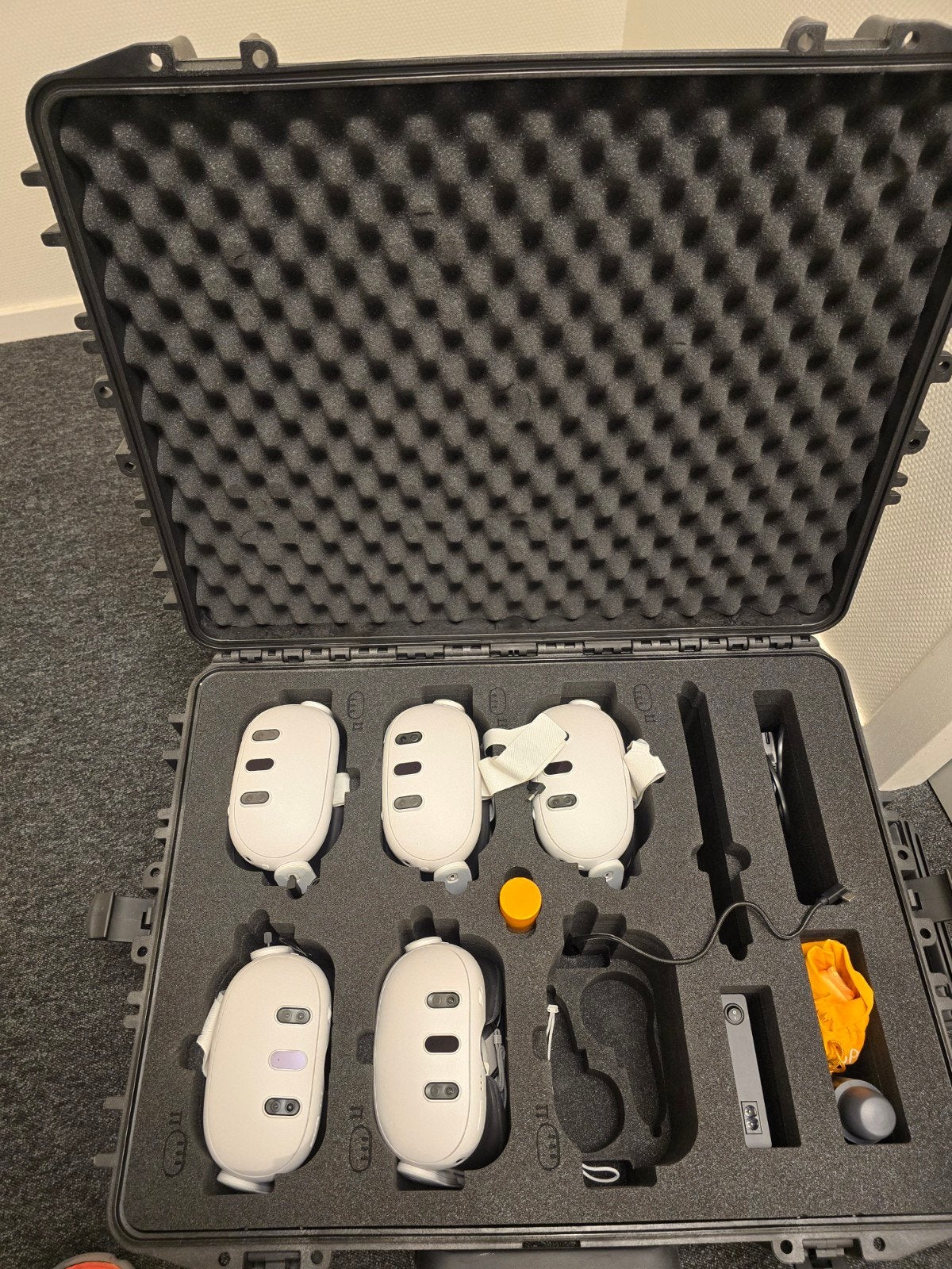Professionele VR-set – 6 Meta Quest 3 512GB, Spelcomputers en Games, Ophalen, VR-bril, Zo goed als nieuw, Overige platformen