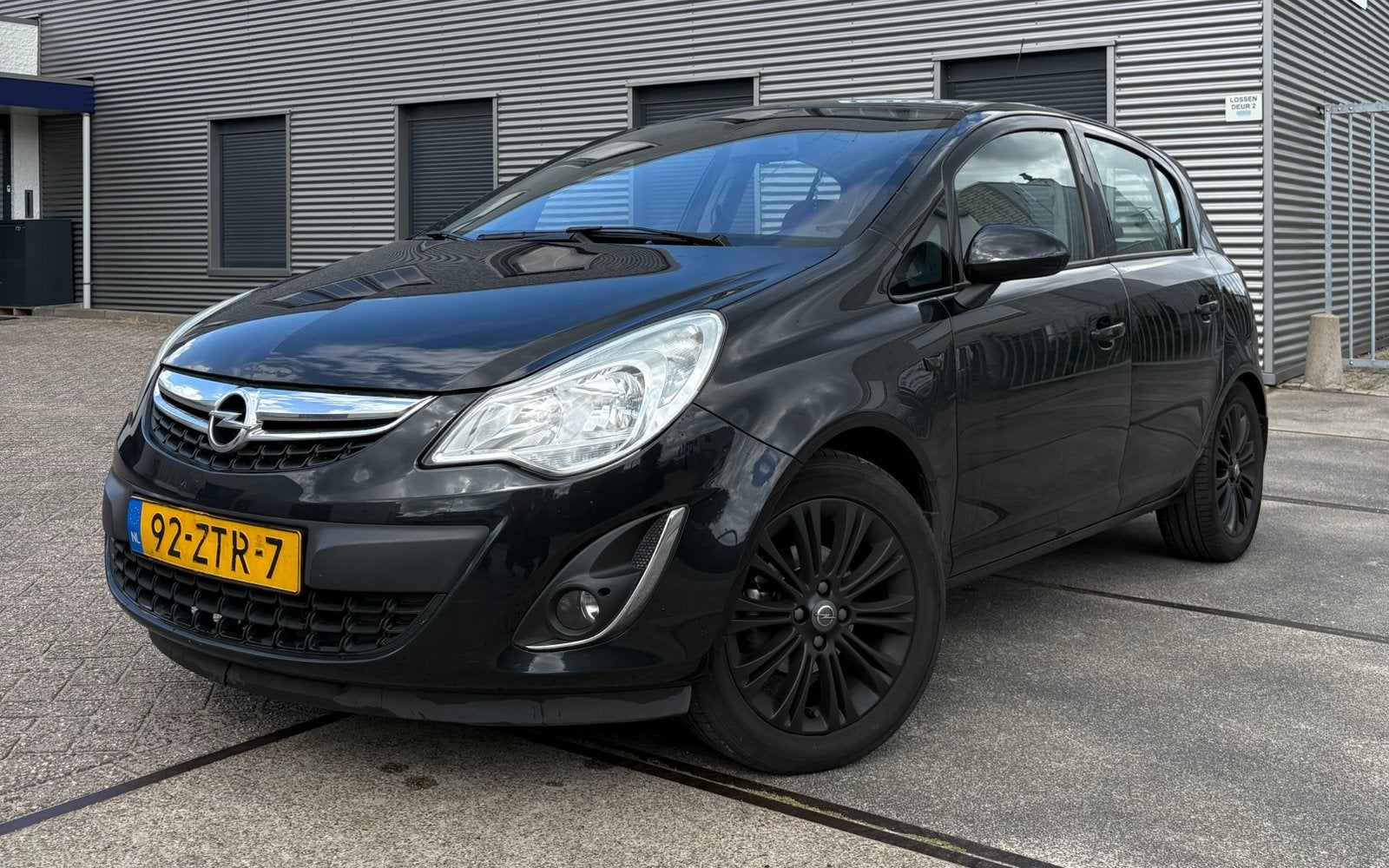 Opel Corsa 1.4 16V, Auto's, Voorwielaandrijving, Dealer onderhouden, 1398 cc, 4 cilinders