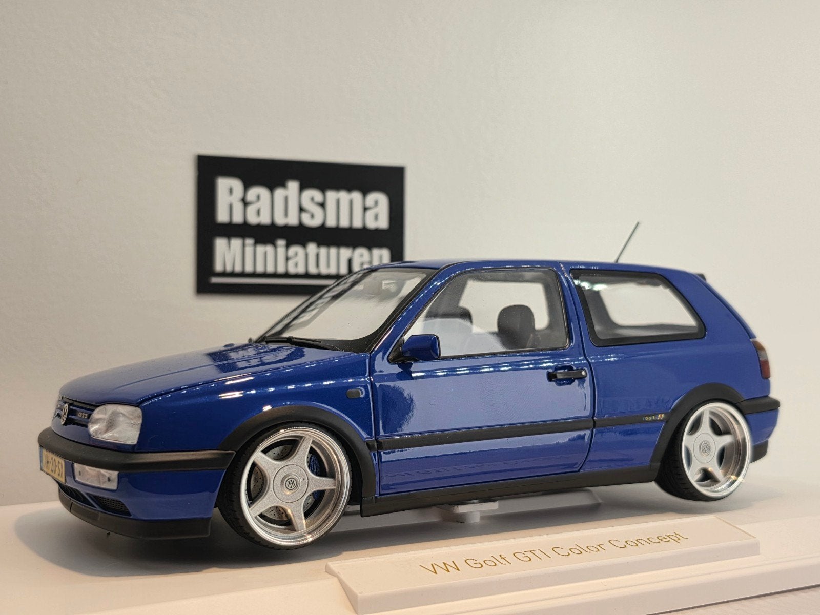 Vw Golf 3 GTi Color - Brock B1 + Verlaagd NL - 1:18 Norev, Auto, Nieuw, Norev, Ophalen of Verzenden